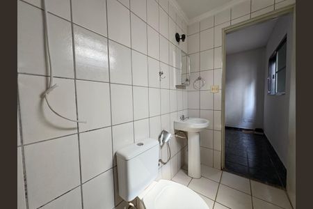 Apartamento para alugar com 80m², 2 quartos e sem vaga Apartamento para alugar com 80m², 2 quartos e sem vagaBanheiro da Suíte