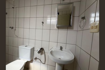 Apartamento para alugar com 80m², 2 quartos e sem vaga Apartamento para alugar com 80m², 2 quartos e sem vagaBanheiro da Suíte