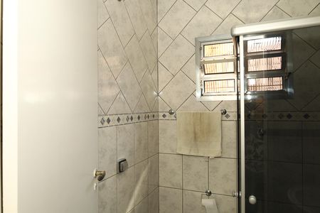 Banheiro de casa à venda com 4 quartos, 300m² em Vila Giordano, São Paulo