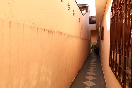 Casa à venda com 300m², 4 quartos e 3 vagasCorredor Externo