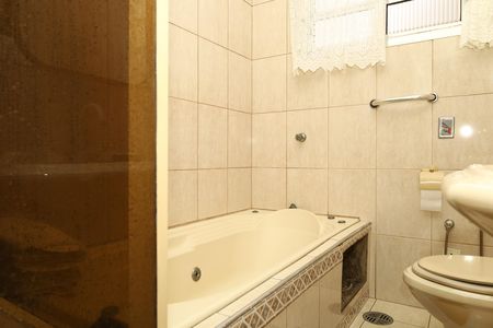 Casa à venda com 300m², 4 quartos e 3 vagasBanheiro da Suíte