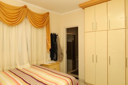 Casa à venda com 300m², 4 quartos e 3 vagasSuíte