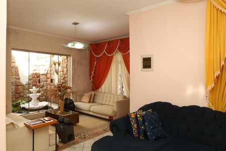 Casa à venda com 300m², 4 quartos e 3 vagasSala