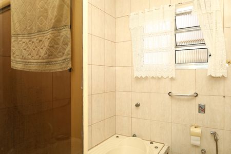 Casa à venda com 300m², 4 quartos e 3 vagasBanheiro da Suíte