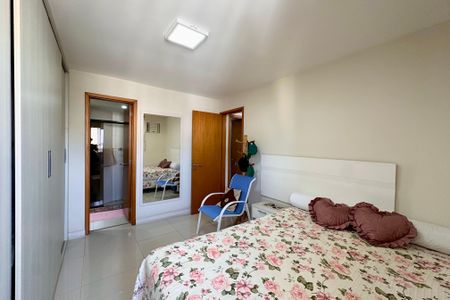 Apartamento à venda com 184m², 3 quartos e 2 vagas Apartamento à venda com 184m², 3 quartos e 2 vagasSuíte 1