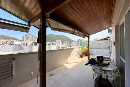 Apartamento à venda com 184m², 3 quartos e 2 vagas Apartamento à venda com 184m², 3 quartos e 2 vagasVaranda