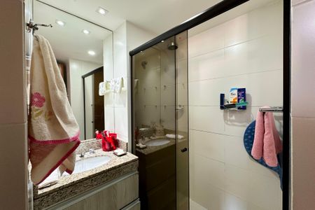 Apartamento à venda com 184m², 3 quartos e 2 vagas Apartamento à venda com 184m², 3 quartos e 2 vagasBanheiro