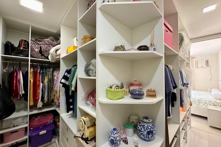 Apartamento à venda com 184m², 3 quartos e 2 vagas Apartamento à venda com 184m², 3 quartos e 2 vagasSuíte 2