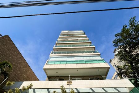 Apartamento à venda com 184m², 3 quartos e 2 vagas Apartamento à venda com 184m², 3 quartos e 2 vagasFachada