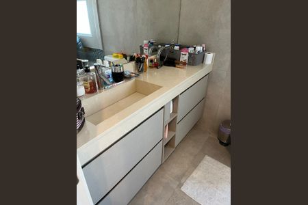 Apartamento à venda com 180m², 3 quartos e 3 vagasBanheiro da Suíte 2