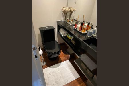 Apartamento à venda com 180m², 3 quartos e 3 vagasBanheiro da Suíte 1