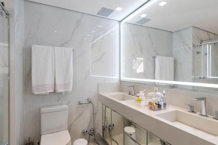 Apartamento à venda com 162m², 3 quartos e 4 vagasBanheiro da Suíte