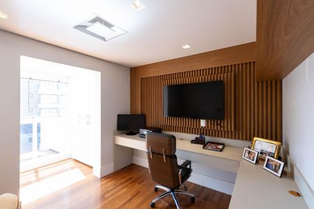 Apartamento à venda com 162m², 3 quartos e 4 vagasQuarto 2