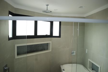 Apartamento para alugar com 195m², 2 quartos e 3 vagasBanheiro da Suíte 2