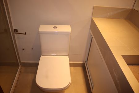 Apartamento para alugar com 195m², 2 quartos e 3 vagasBanheiro da Suíte 1