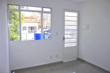 Sala de casa de condomínio para alugar com 2 quartos, 40m² em Residencial Parque Cumbica, Guarulhos