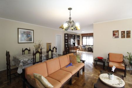 Sala de casa para alugar com 4 quartos, 300m² em Três Figueiras, Porto Alegre