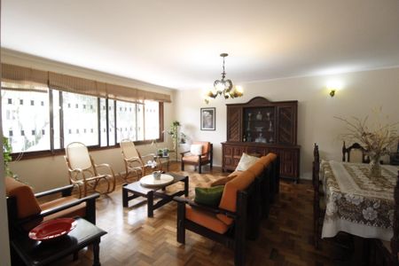 Sala de casa para alugar com 4 quartos, 300m² em Três Figueiras, Porto Alegre