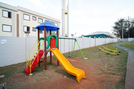 Apartamento para alugar com 52m², 2 quartos e 1 vaga Apartamento para alugar com 52m², 2 quartos e 1 vagaÁrea comum - Playground