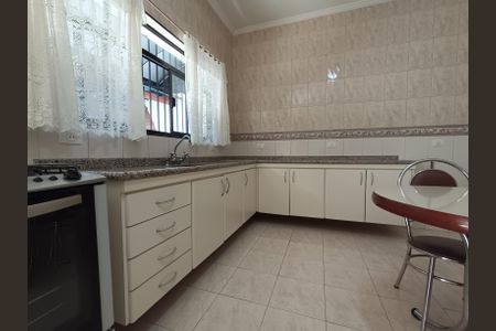 Casa à venda com 194m², 4 quartos e 4 vagas Casa à venda com 194m², 4 quartos e 4 vagasCozinha
