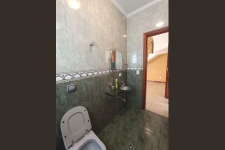 Casa à venda com 194m², 4 quartos e 4 vagas Casa à venda com 194m², 4 quartos e 4 vagasBanheiro Social