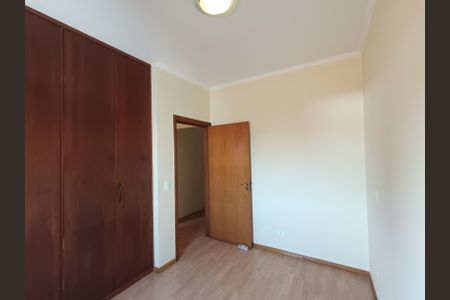Casa à venda com 194m², 4 quartos e 4 vagas Casa à venda com 194m², 4 quartos e 4 vagasQuarto