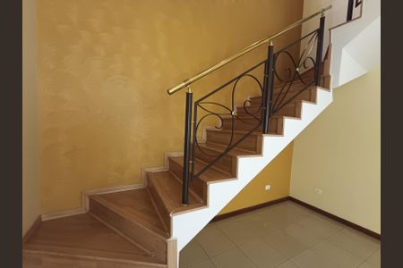 Casa à venda com 194m², 4 quartos e 4 vagas Casa à venda com 194m², 4 quartos e 4 vagasSala