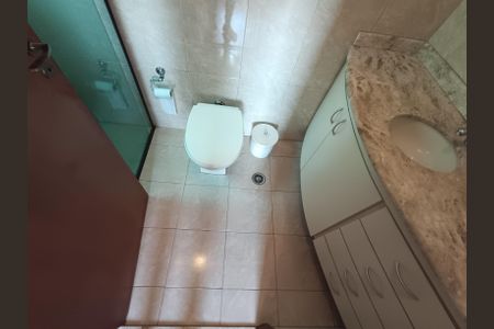 Casa à venda com 194m², 4 quartos e 4 vagas Casa à venda com 194m², 4 quartos e 4 vagasBanheiro da Suíte 2