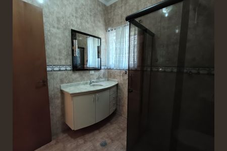 Casa à venda com 194m², 4 quartos e 4 vagas Casa à venda com 194m², 4 quartos e 4 vagasBanheiro