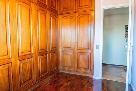 Apartamento à venda com 250m², 5 quartos e 3 vagas Apartamento à venda com 250m², 5 quartos e 3 vagasQuarto 2
