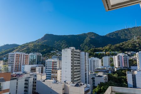 Apartamento à venda com 250m², 5 quartos e 3 vagas Apartamento à venda com 250m², 5 quartos e 3 vagasVista