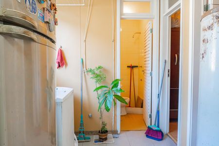 Apartamento à venda com 250m², 5 quartos e 3 vagas Apartamento à venda com 250m², 5 quartos e 3 vagasÁrea de Serviço