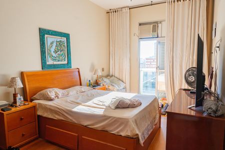 Apartamento à venda com 250m², 5 quartos e 3 vagas Apartamento à venda com 250m², 5 quartos e 3 vagasQuarto 4 - Suíte