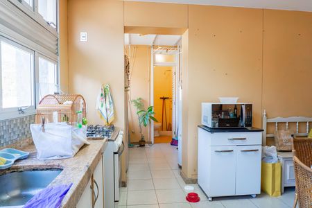 Apartamento à venda com 250m², 5 quartos e 3 vagas Apartamento à venda com 250m², 5 quartos e 3 vagasCobertura
