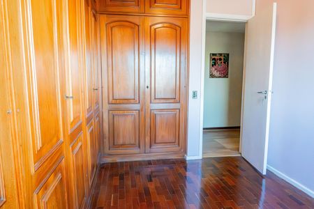 Apartamento à venda com 250m², 5 quartos e 3 vagas Apartamento à venda com 250m², 5 quartos e 3 vagasQuarto 2