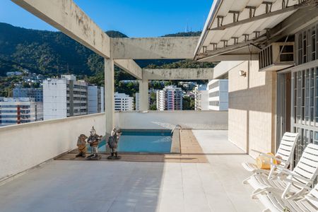 Apartamento à venda com 250m², 5 quartos e 3 vagas Apartamento à venda com 250m², 5 quartos e 3 vagasCobertura