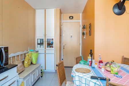 Apartamento à venda com 250m², 5 quartos e 3 vagas Apartamento à venda com 250m², 5 quartos e 3 vagasCobertura
