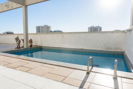 Apartamento à venda com 250m², 5 quartos e 3 vagas Apartamento à venda com 250m², 5 quartos e 3 vagasCobertura