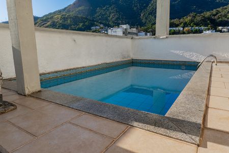 Apartamento à venda com 250m², 5 quartos e 3 vagas Apartamento à venda com 250m², 5 quartos e 3 vagasCobertura