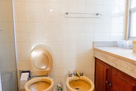 Apartamento à venda com 250m², 5 quartos e 3 vagas Apartamento à venda com 250m², 5 quartos e 3 vagasBanheiro da Suíte