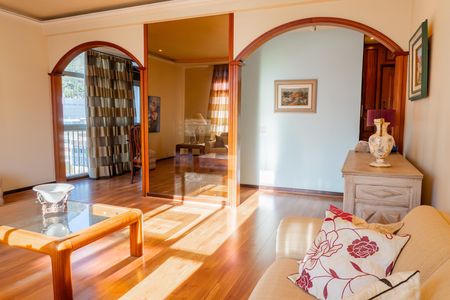 Apartamento à venda com 250m², 5 quartos e 3 vagas Apartamento à venda com 250m², 5 quartos e 3 vagasSala