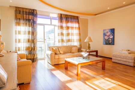 Apartamento à venda com 250m², 5 quartos e 3 vagas Apartamento à venda com 250m², 5 quartos e 3 vagasSala