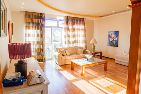 Apartamento à venda com 250m², 5 quartos e 3 vagas Apartamento à venda com 250m², 5 quartos e 3 vagasSala