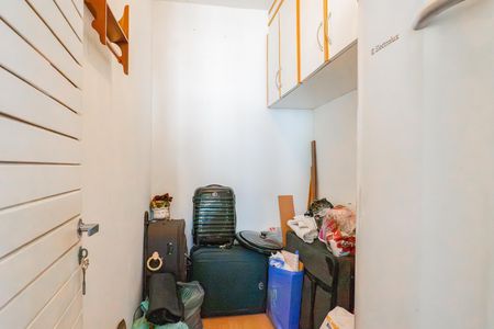 Apartamento à venda com 250m², 5 quartos e 3 vagas Apartamento à venda com 250m², 5 quartos e 3 vagasQuarto de Serviço 1