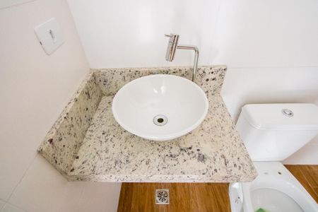 Apartamento à venda com 97m², 2 quartos e 1 vaga Apartamento à venda com 97m², 2 quartos e 1 vagaBanheiro social