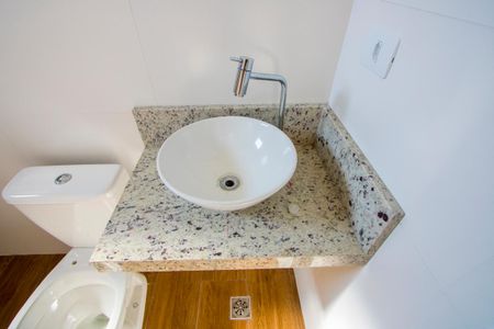 Apartamento à venda com 97m², 2 quartos e 1 vaga Apartamento à venda com 97m², 2 quartos e 1 vagaBanheiro da Suíte