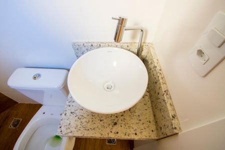 Apartamento à venda com 100m², 2 quartos e 1 vaga Apartamento à venda com 100m², 2 quartos e 1 vagaBanheiro da Suíte