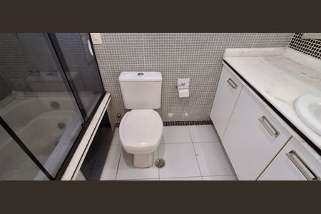 Apartamento à venda com 180m², 3 quartos e 3 vagasBanheiro Suíte