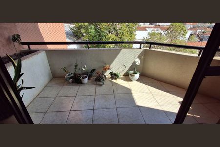 Apartamento à venda com 180m², 3 quartos e 3 vagasVaranda