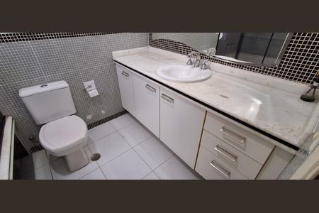 Apartamento à venda com 180m², 3 quartos e 3 vagasBanheiro Suíte